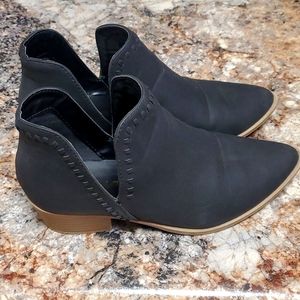 Soda black booties size 6